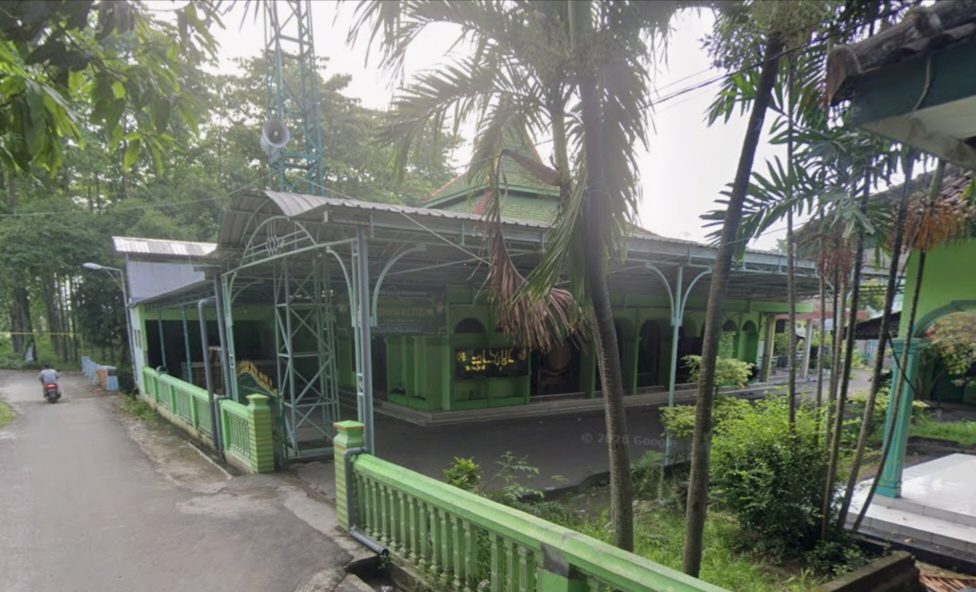 Gerakan Resik Resik Masjid Mojokerto melakukan giat bersih bersih masjid di Masjid Al Ittihad